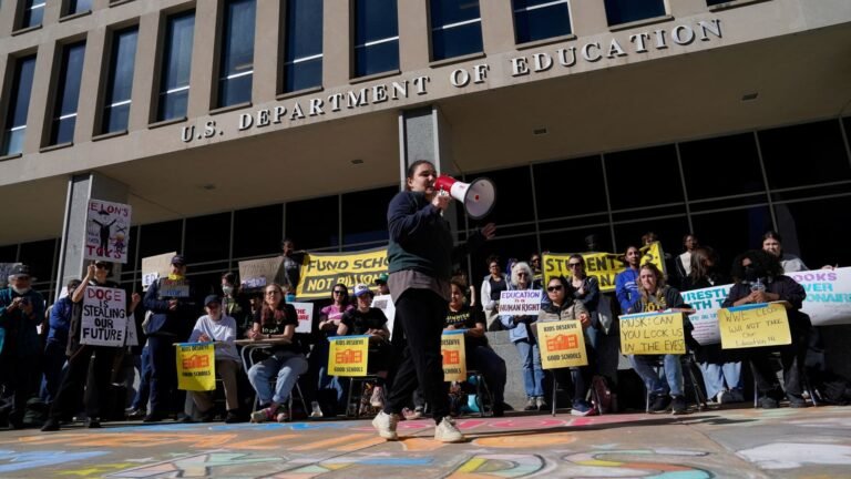 Trump admin seeks Education Department layoff ban lifted