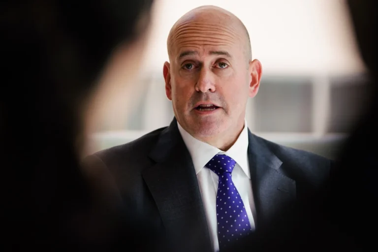 Harvey Schwartz: CEO of Carlyle Group | Leadership & Success